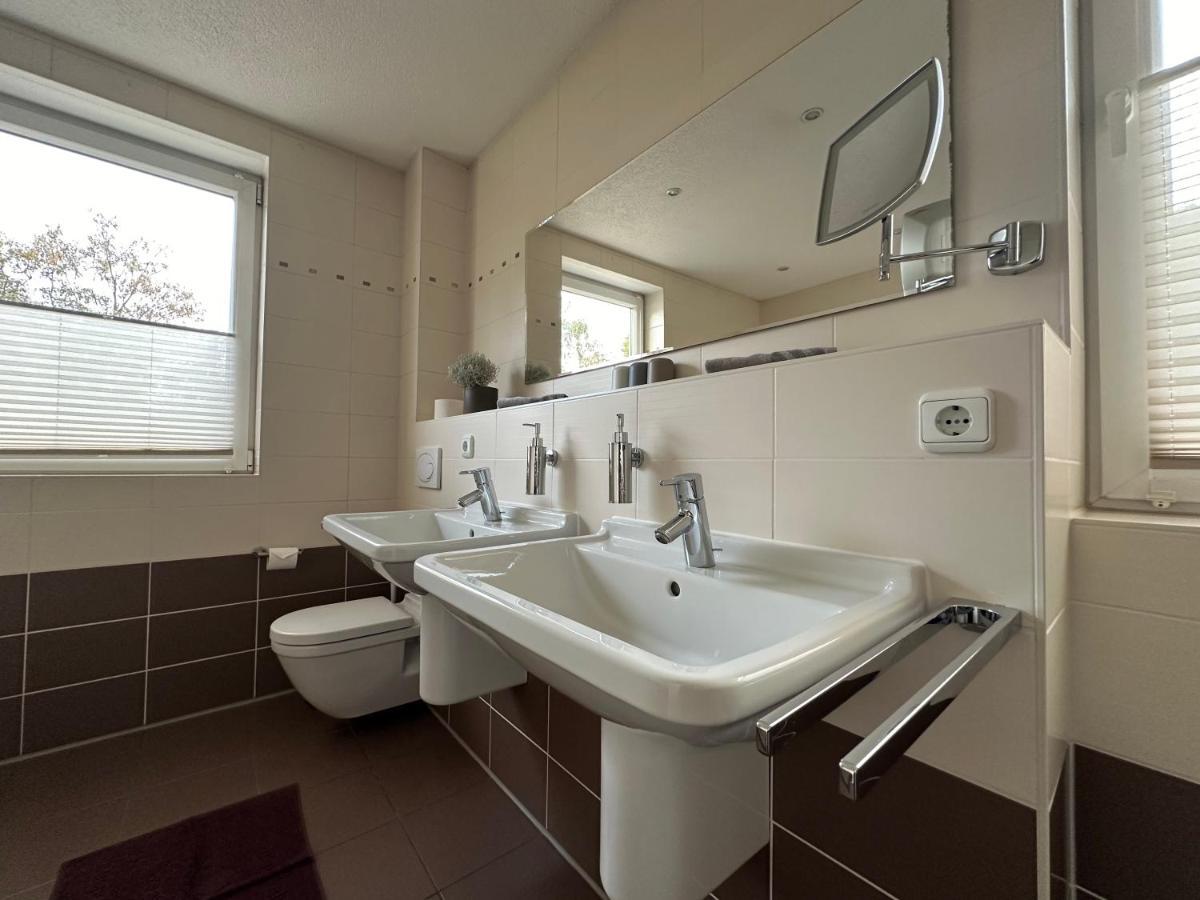 Stadtvilla In Leipzig 7 Personen 3 Schlafzimmer 2 Baeder Garten Und Terrasse Zentral Gelegen Messe Innenstadt Seen ภายนอก รูปภาพ