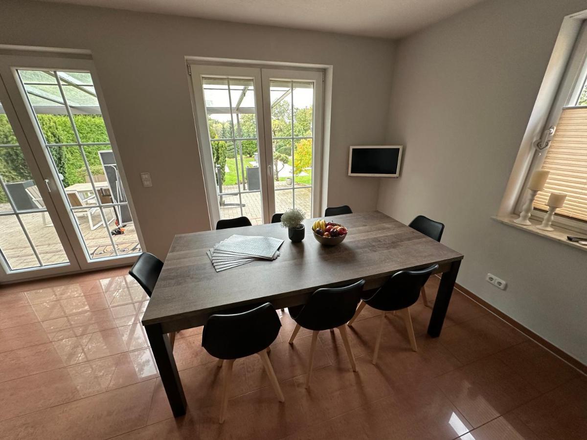 Stadtvilla In Leipzig 7 Personen 3 Schlafzimmer 2 Baeder Garten Und Terrasse Zentral Gelegen Messe Innenstadt Seen ภายนอก รูปภาพ