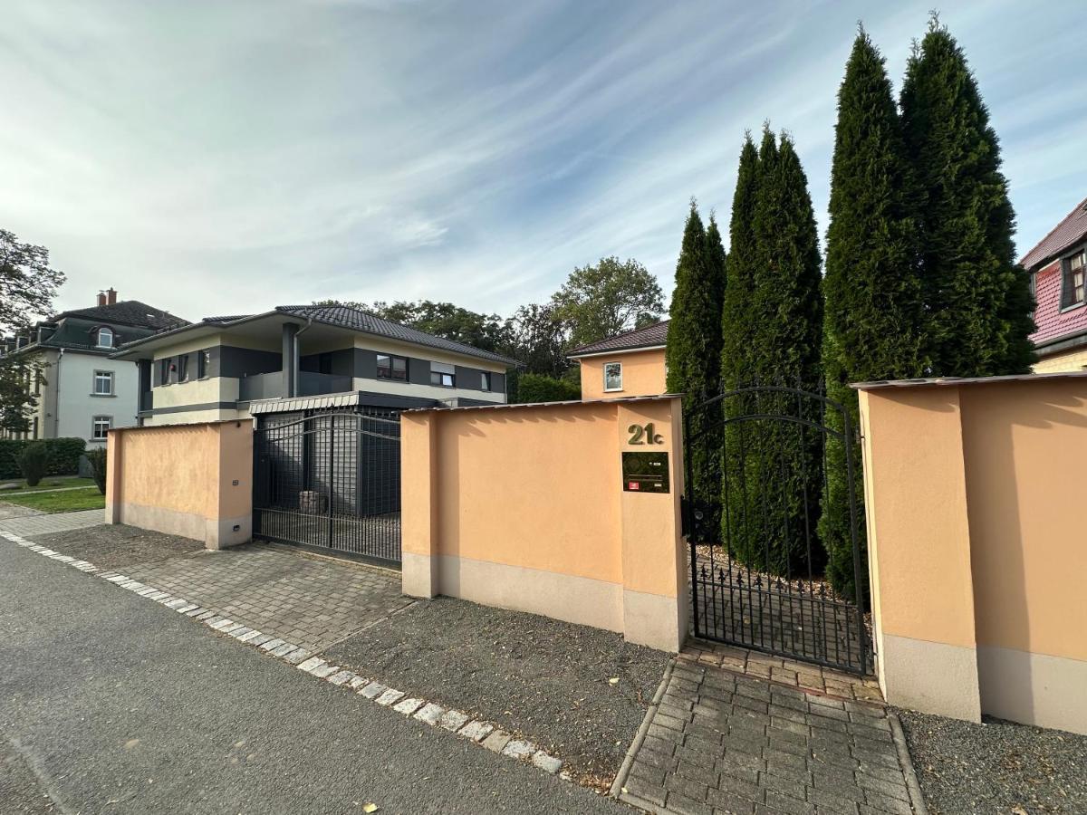 Stadtvilla In Leipzig 7 Personen 3 Schlafzimmer 2 Baeder Garten Und Terrasse Zentral Gelegen Messe Innenstadt Seen ภายนอก รูปภาพ
